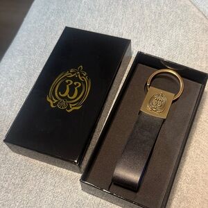 Disney Club 33 Leather Black and Gold Key Holder NWT